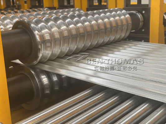 Grain silo sidewall machine